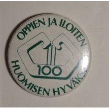Oppien ja iloiten huomisen hyväksi -rintanappi