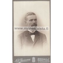 Visiittikorttivalokuva, viiksimies