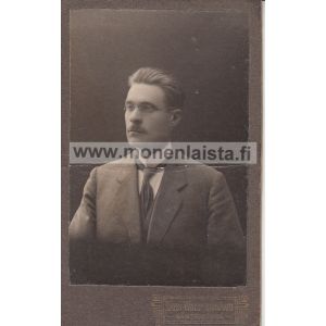 Visiittikorttivalokuva, Kosti Pirjola