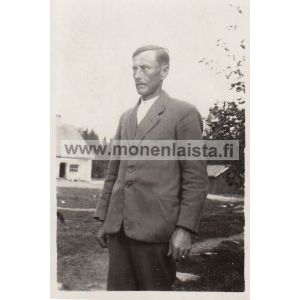 O.L. Korpela puvussaan
