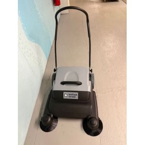 Nilfisk SM 800 lakaisulaite
